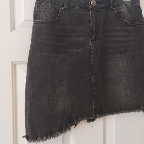 Refuge asymmetrical stretchy denim skirt - Picture 5 of 6